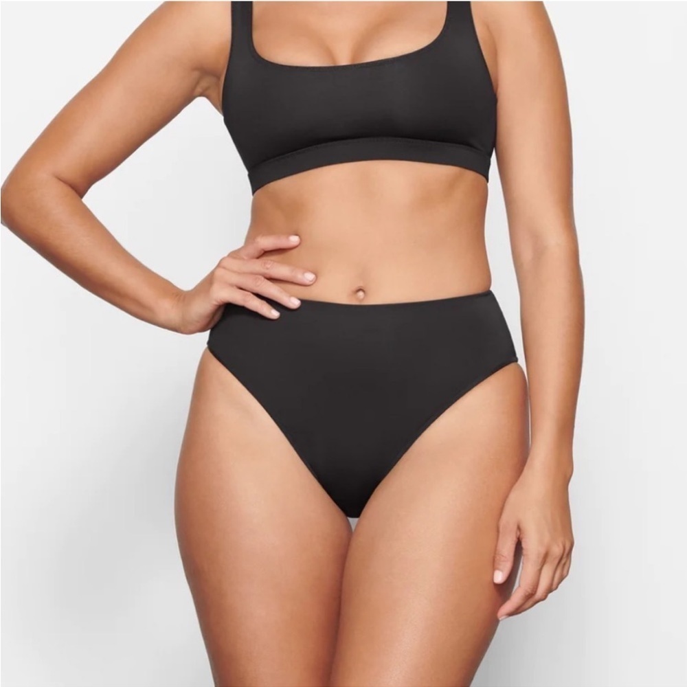 SKIMS Swim Mid waist Bikini Bottoms Onyx Size Large SKU:15G